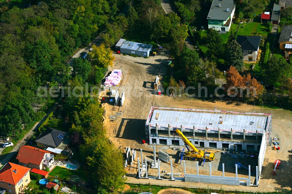 Aerial image Berlin - Construction site for the new sports hall Typensporthalle (TSH) on street Heerstrasse - Bergedorfer Strasse in the district Kaulsdorf in Berlin, Germany