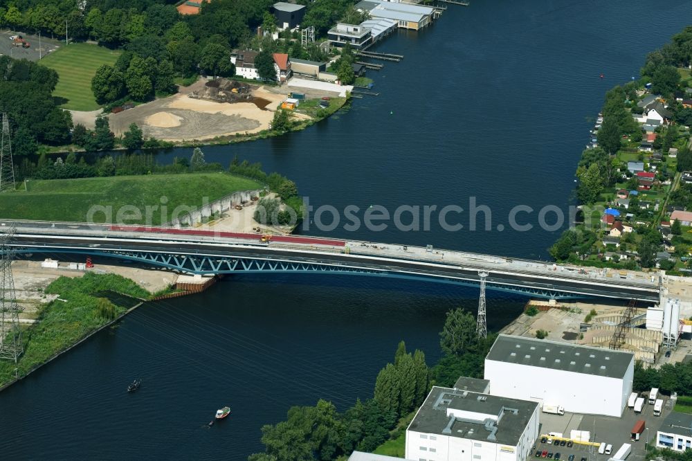 Aerial image Berlin - Construction site for the new building of the Spree bridge on the south-east connection (SOV) in Berlin Schoeneweide