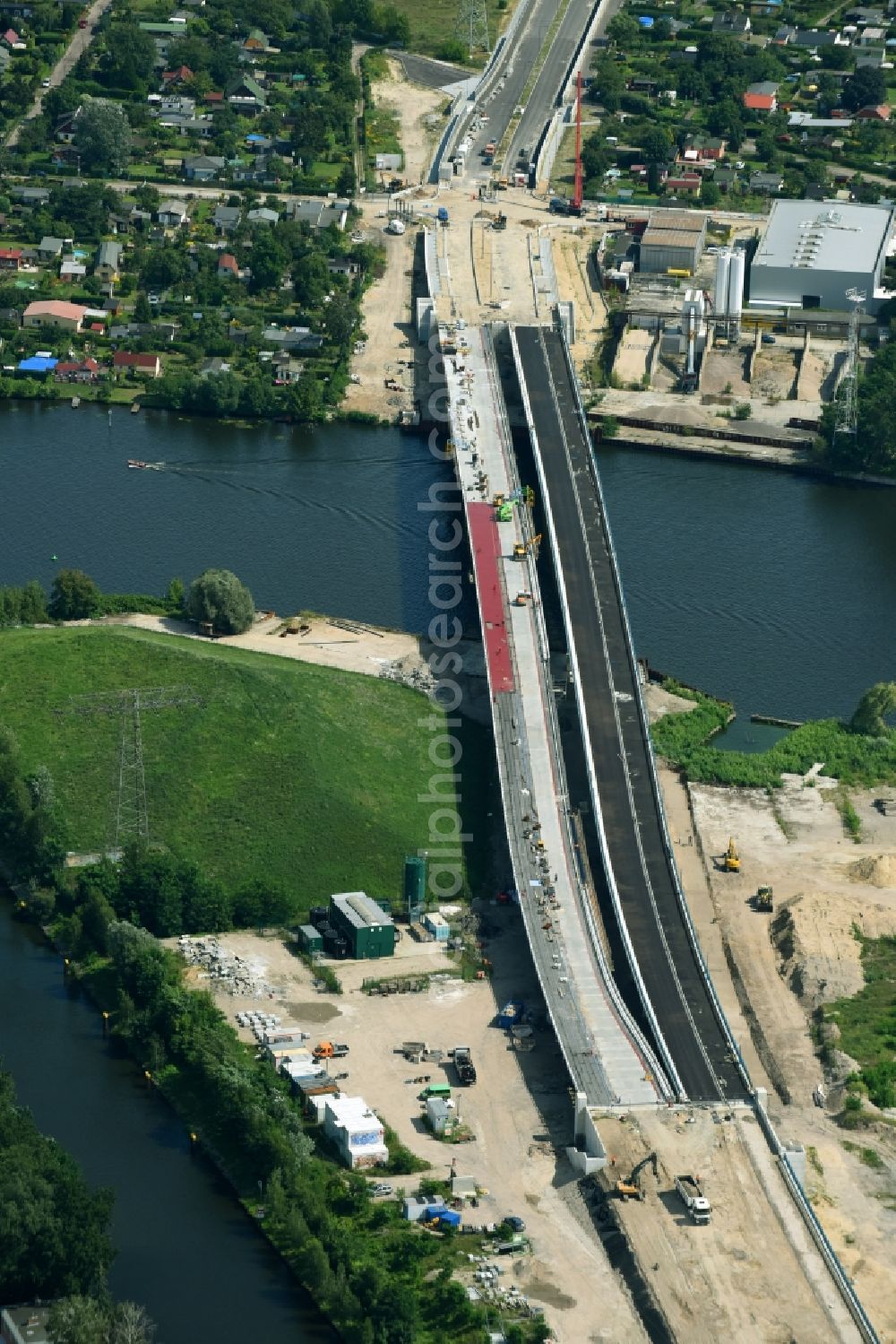 Aerial image Berlin - Construction site for the new building of the Spree bridge on the south-east connection (SOV) in Berlin Schoeneweide