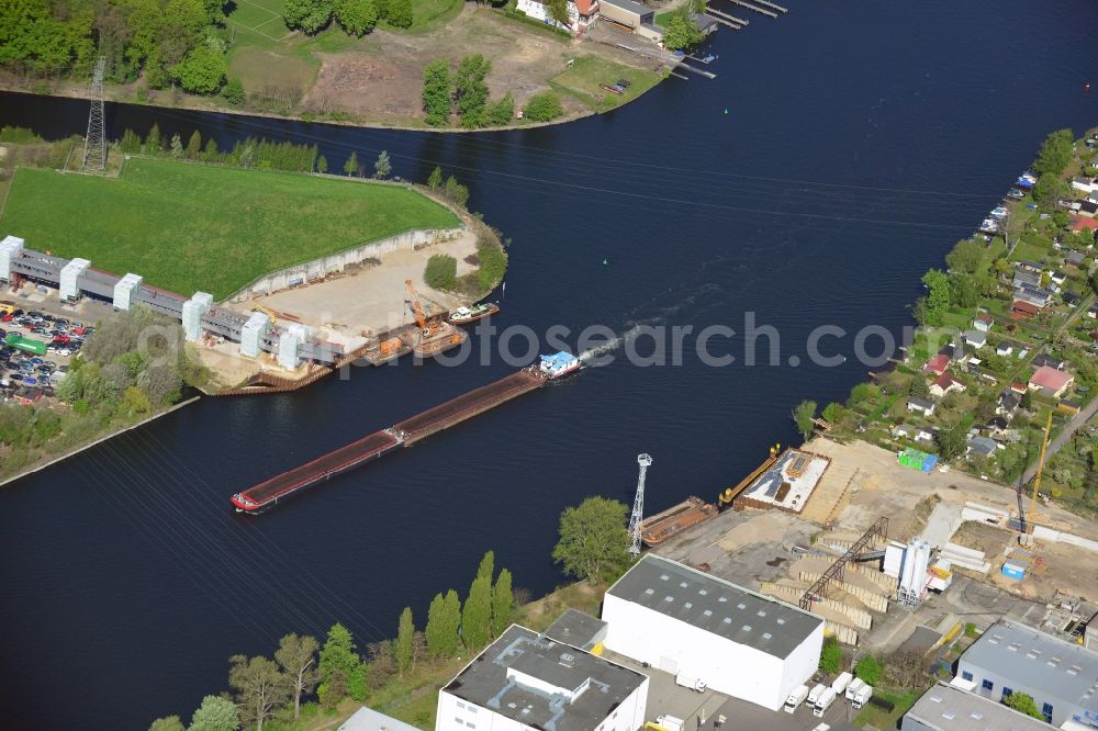 Berlin from the bird's eye view: Construction site for the new building of the Spree bridge on the south-east connection (SOV) in Berlin Schoeneweide