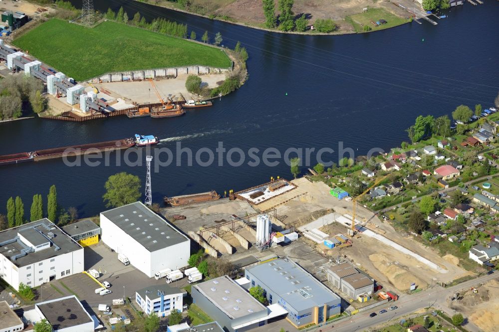 Berlin from above - Construction site for the new building of the Spree bridge on the south-east connection (SOV) in Berlin Schoeneweide