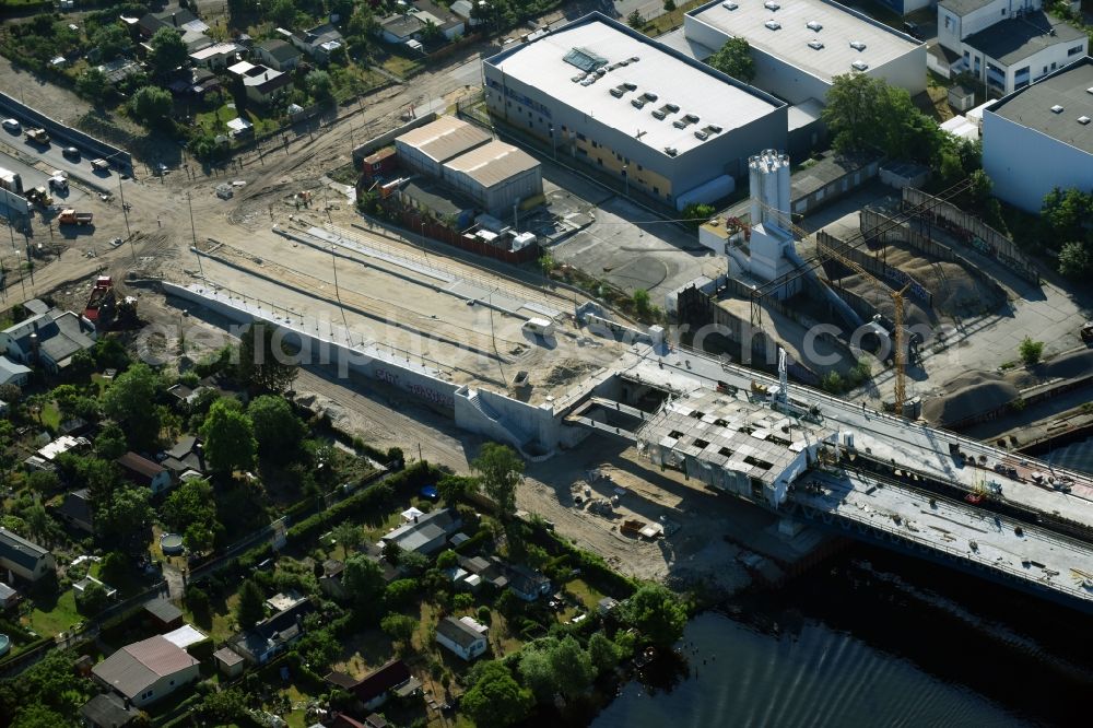 Aerial photograph Berlin - Construction site for the new building of the Spree bridge on the south-east connection (SOV) in Berlin Schoeneweide