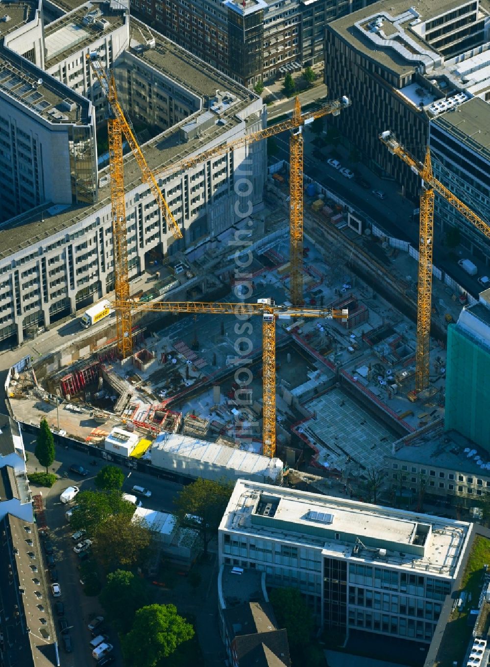 Aerial image Hamburg - Construction site with development, foundation, earth and landfill works zum neubau of Springer Quartier between Fuhlenwiete and Axel-Springer-Platz in Hamburg, Germany