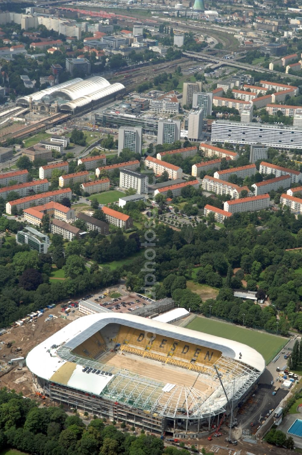 Aerial photograph Dresden - Construction view of the stadium in Dresden in the state Saxony. The football stadium had to Lennéstreet over time the name of Rudolf-Harbig-Stadion, Dynamo Stadium and Gluecksgas Stadium