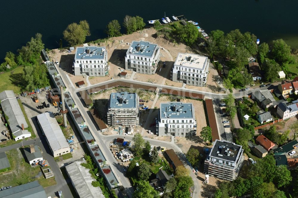 Aerial photograph Werder (Havel) - Construction site for the city villa - multi-family residential building Zum See in the district Glindow in Werder (Havel) in the state Brandenburg, Germany