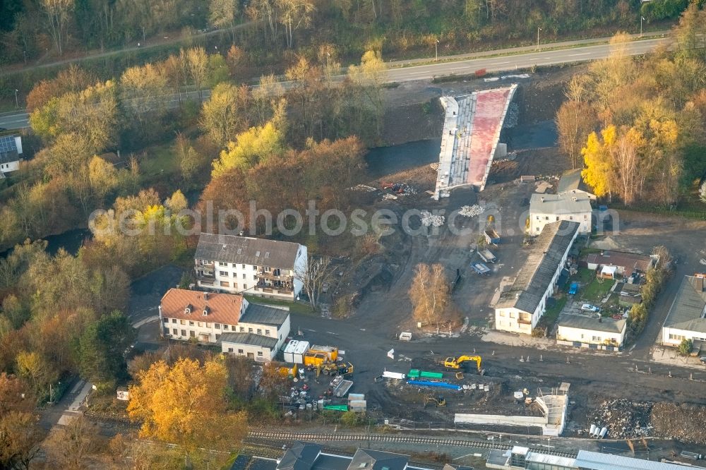 Arnsberg from the bird's eye view: Construction for the new building of the road bridge new Ruhr Bruecke over the Ruhr at the B229 near the train station in Arnsberg in North Rhine-Westphalia