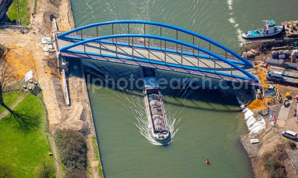 Aerial image Duisburg - Construction of road bridge on Ruhr in the district Obermeiderich in Duisburg in the state North Rhine-Westphalia