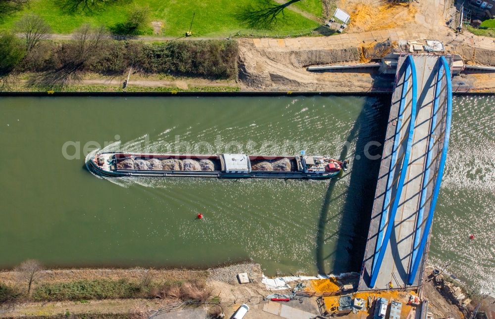 Duisburg from above - Construction of road bridge on Ruhr in the district Obermeiderich in Duisburg in the state North Rhine-Westphalia