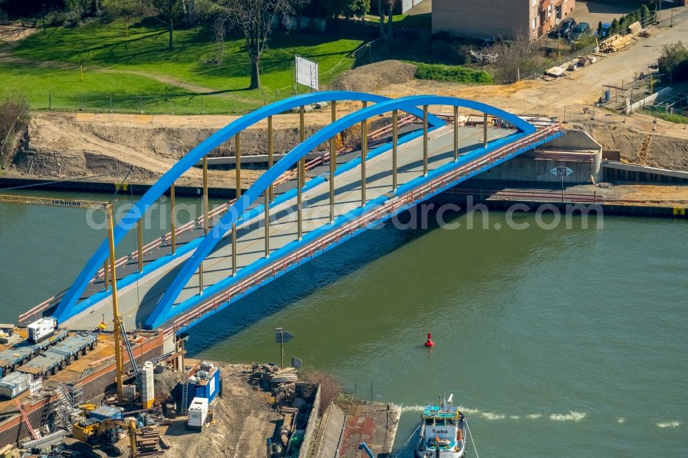 Aerial photograph Duisburg - Construction of road bridge on Ruhr in the district Obermeiderich in Duisburg in the state North Rhine-Westphalia