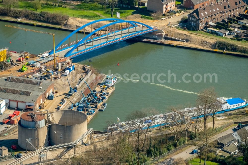 Duisburg from above - Construction of road bridge on Ruhr in the district Obermeiderich in Duisburg in the state North Rhine-Westphalia