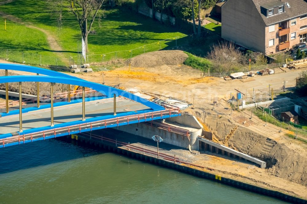 Duisburg from above - Construction of road bridge on Ruhr in the district Obermeiderich in Duisburg in the state North Rhine-Westphalia