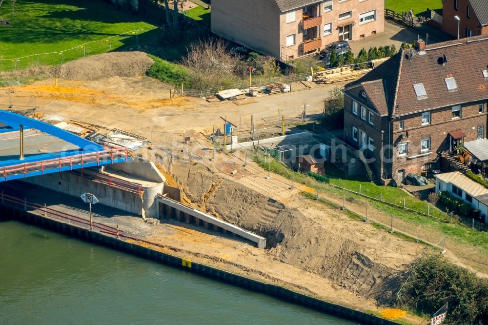 Duisburg from the bird's eye view: Construction of road bridge on Ruhr in the district Obermeiderich in Duisburg in the state North Rhine-Westphalia