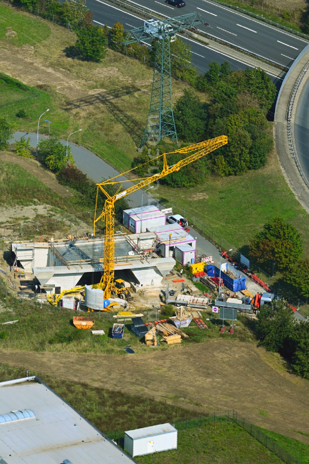 Radeburg from the bird's eye view: Construction site for the new road bridge structure to overpass the western ramp of the A 13 junction at Ottostrasse in Radeburg in the state of Saxony, Germany