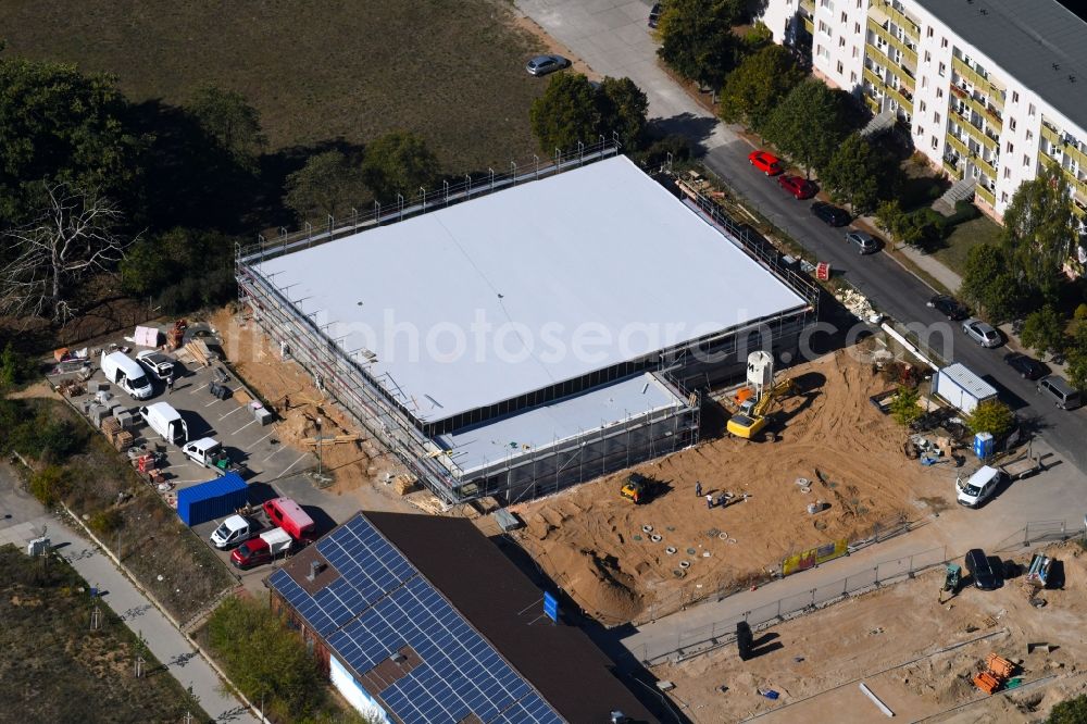 Schwerin from above - Construction site for the new building eines Supermarkt of Netto Marken-Discount AG & Co. KG on Pawlowstrasse in Schwerin in the state Mecklenburg - Western Pomerania, Germany