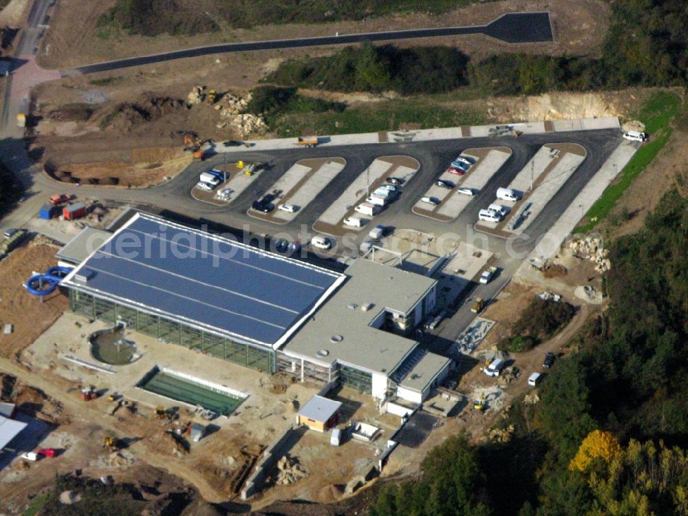 Burglengenfeld from the bird's eye view: Construction for the new building of the spa and swimming pool at the swimming pool of Recreation Bulmare Im Naabtalpark in Burglengenfeld in the state Bavaria, Germany