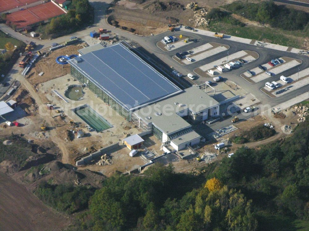 Aerial image Burglengenfeld - Construction for the new building of the spa and swimming pool at the swimming pool of Recreation Bulmare Im Naabtalpark in Burglengenfeld in the state Bavaria, Germany