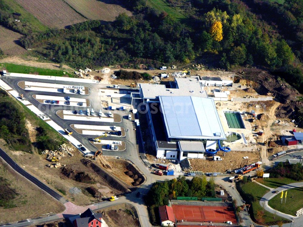 Burglengenfeld from the bird's eye view: Construction for the new building of the spa and swimming pool at the swimming pool of Recreation Bulmare Im Naabtalpark in Burglengenfeld in the state Bavaria, Germany