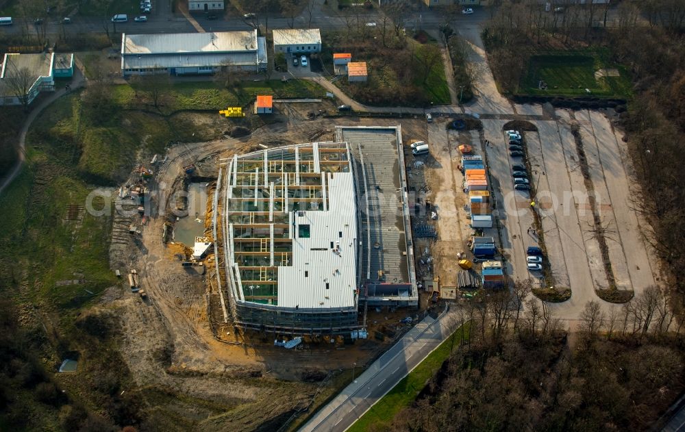 Herne from the bird's eye view: Construction for the new building of the spa and swimming pool at the swimming pool of Recreation Freizeitbades Wannanas der Herner Baedergesellschaft in Herne in the state North Rhine-Westphalia