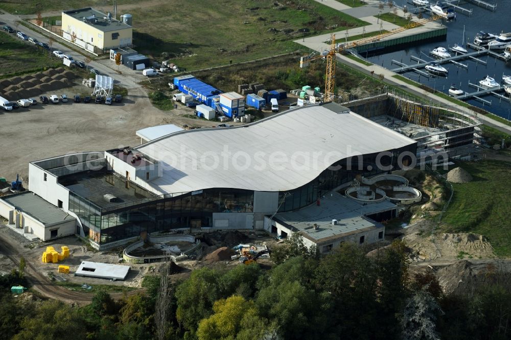 Aerial image Werder (Havel) - Construction for the new building of the spa and swimming pool at the swimming pool of Recreation Havel-Therme Zum Grossen Zernsee in Werder (Havel) in the state Brandenburg, Germany