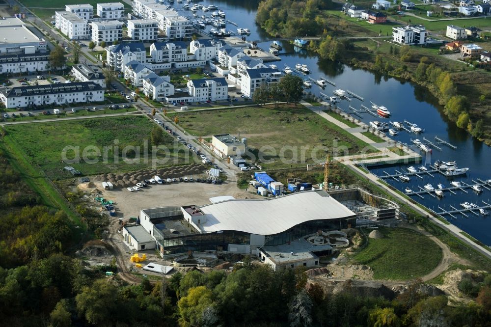 Werder (Havel) from above - Construction for the new building of the spa and swimming pool at the swimming pool of Recreation Havel-Therme Zum Grossen Zernsee in Werder (Havel) in the state Brandenburg, Germany