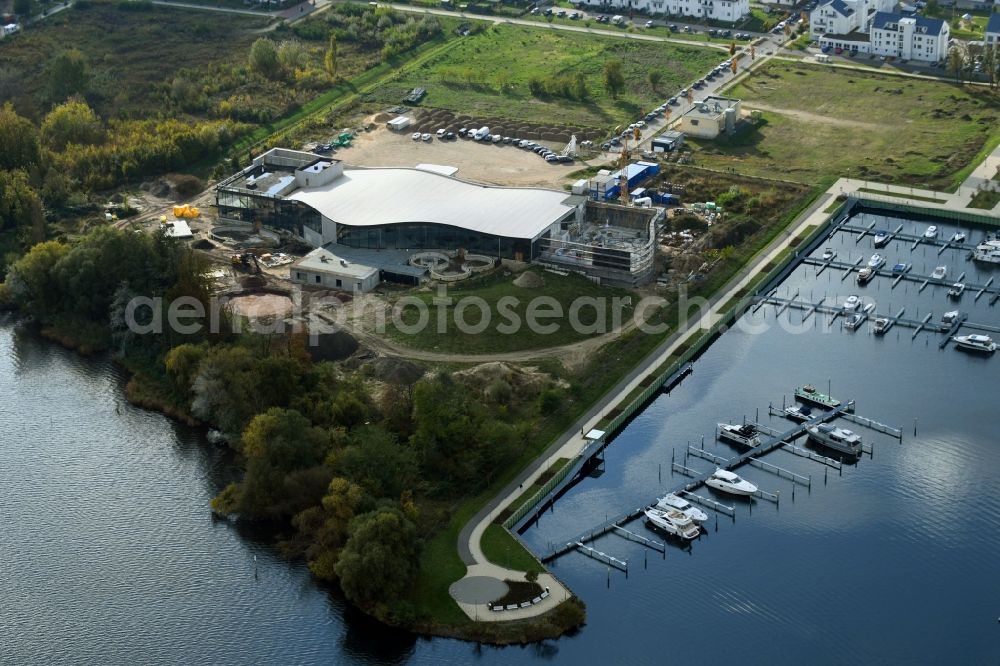 Werder (Havel) from above - Construction for the new building of the spa and swimming pool at the swimming pool of Recreation Havel-Therme Zum Grossen Zernsee in Werder (Havel) in the state Brandenburg, Germany