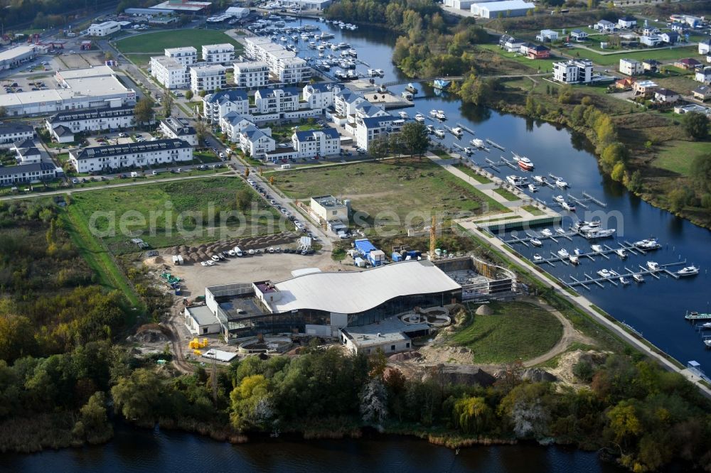 Aerial image Werder (Havel) - Construction for the new building of the spa and swimming pool at the swimming pool of Recreation Havel-Therme Zum Grossen Zernsee in Werder (Havel) in the state Brandenburg, Germany