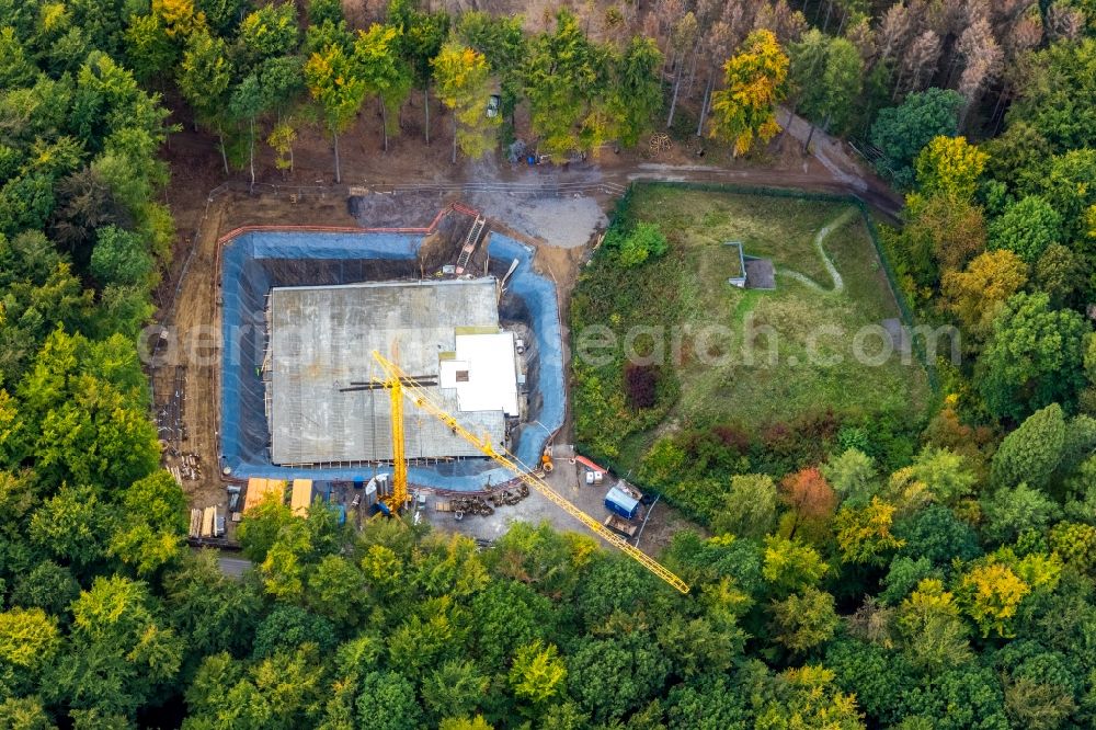 Aerial photograph Menden (Sauerland) - Construction for the new building of the spa and swimming pool at the swimming pool of Recreation a??Kleine Leitmeckea?? at Leitmecke in Menden (Sauerland) in the state North Rhine-Westphalia, Germany