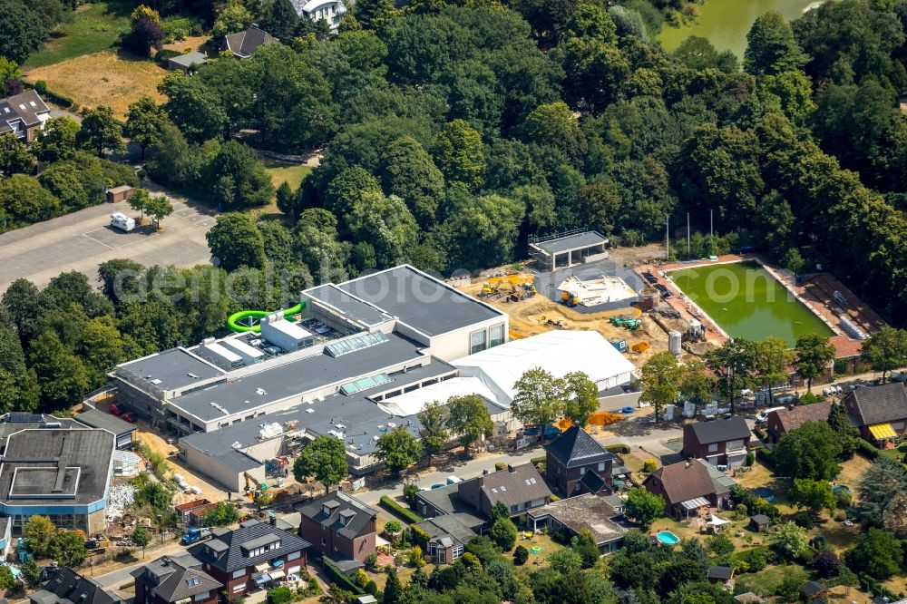 Werne from above - Construction for the new building of the spa and swimming pool at the swimming pool of Recreation Natur-Solebad Werne GmbH in Werne in the state North Rhine-Westphalia