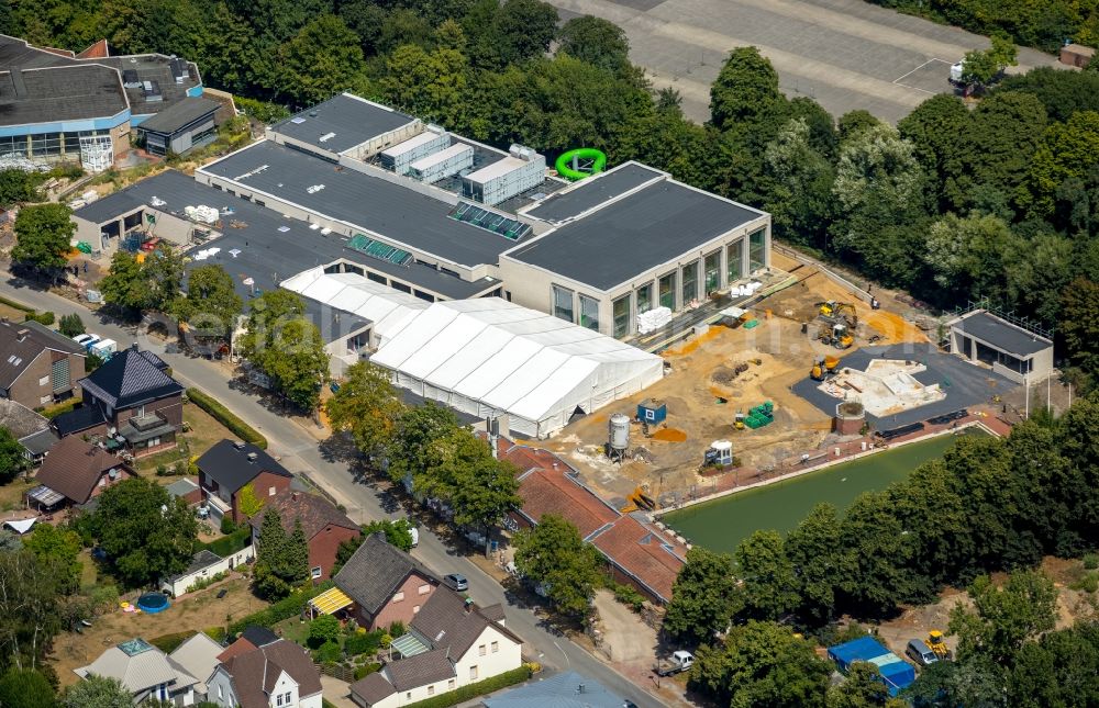 Aerial photograph Werne - Construction for the new building of the spa and swimming pool at the swimming pool of Recreation Natur-Solebad Werne GmbH in Werne in the state North Rhine-Westphalia