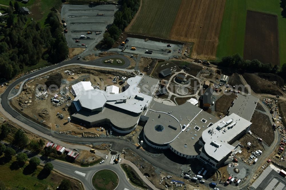 Weißenstadt from above - Construction for the new building of the spa and swimming pool at the swimming pool of Recreation Siebenquell(R) GesundZeitResort Kurzentrum Siebenstern GmbH & Co. KG in Weissenstadt in the state Bavaria