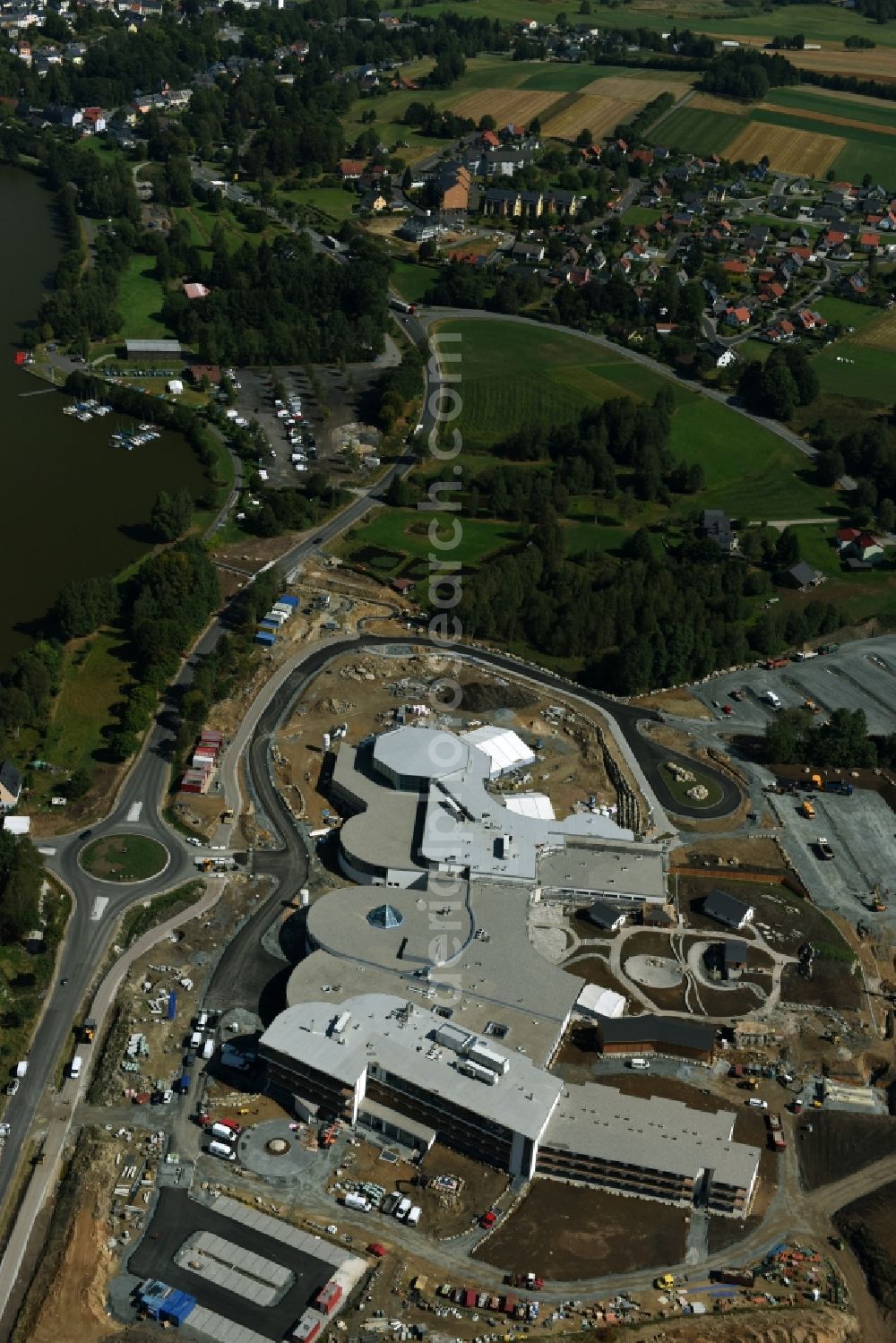 Weißenstadt from above - Construction for the new building of the spa and swimming pool at the swimming pool of Recreation Siebenquell(R) GesundZeitResort Kurzentrum Siebenstern GmbH & Co. KG in Weissenstadt in the state Bavaria