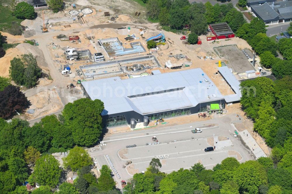 Kleve from above - Construction for the new building of the spa and swimming pool at the swimming pool of Recreation Sternbuschbad Am Freudenberg in Kleve in the state North Rhine-Westphalia, Germany