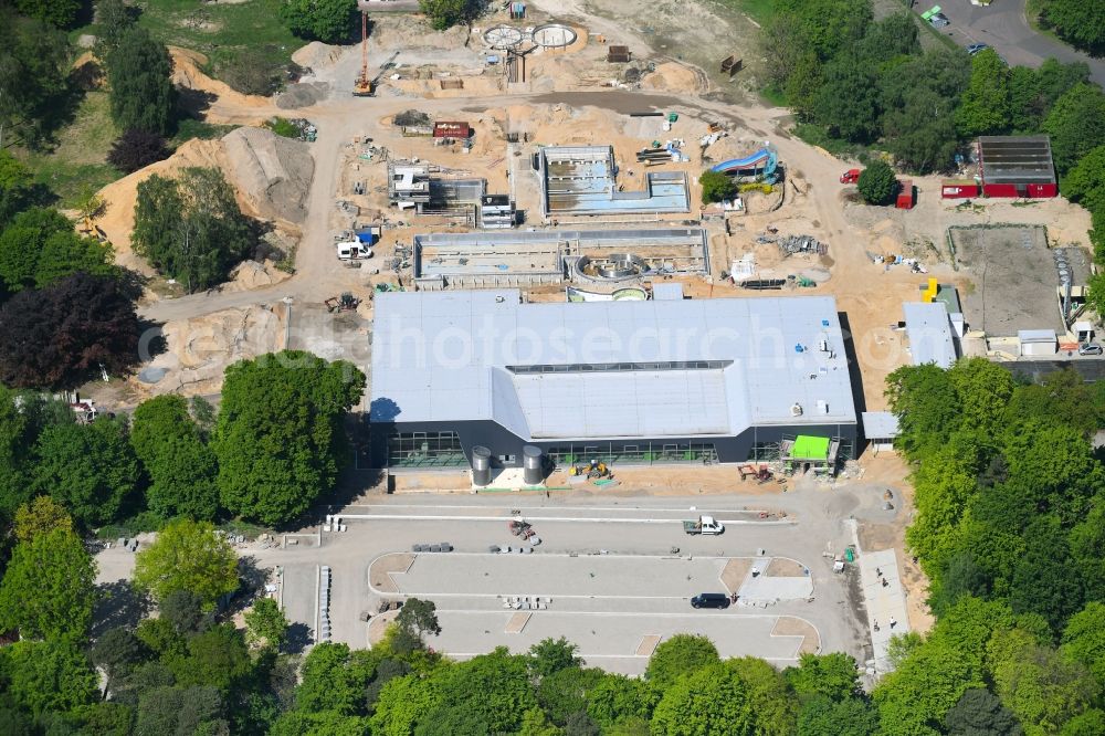 Kleve from the bird's eye view: Construction for the new building of the spa and swimming pool at the swimming pool of Recreation Sternbuschbad Am Freudenberg in Kleve in the state North Rhine-Westphalia, Germany