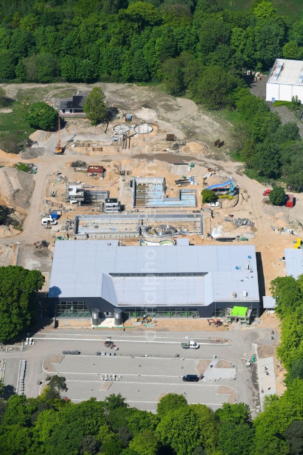 Aerial image Kleve - Construction for the new building of the spa and swimming pool at the swimming pool of Recreation Sternbuschbad Am Freudenberg in Kleve in the state North Rhine-Westphalia, Germany