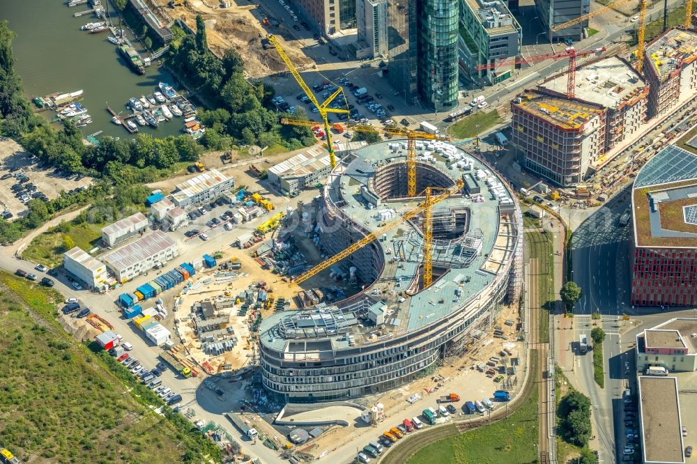 Aerial image Düsseldorf - Construction site for the new building trivago-Zentrale on Kesselstrasse through the Ed. Zueblin AG nach Entwuerfen der SOP Architekten in the district Medienhafen in Duesseldorf in the state North Rhine-Westphalia