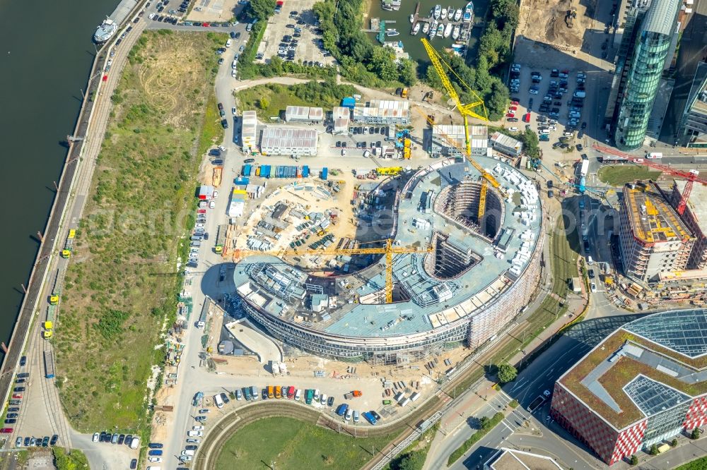 Aerial photograph Düsseldorf - Construction site for the new building trivago-Zentrale on Kesselstrasse through the Ed. Zueblin AG nach Entwuerfen der SOP Architekten in the district Medienhafen in Duesseldorf in the state North Rhine-Westphalia