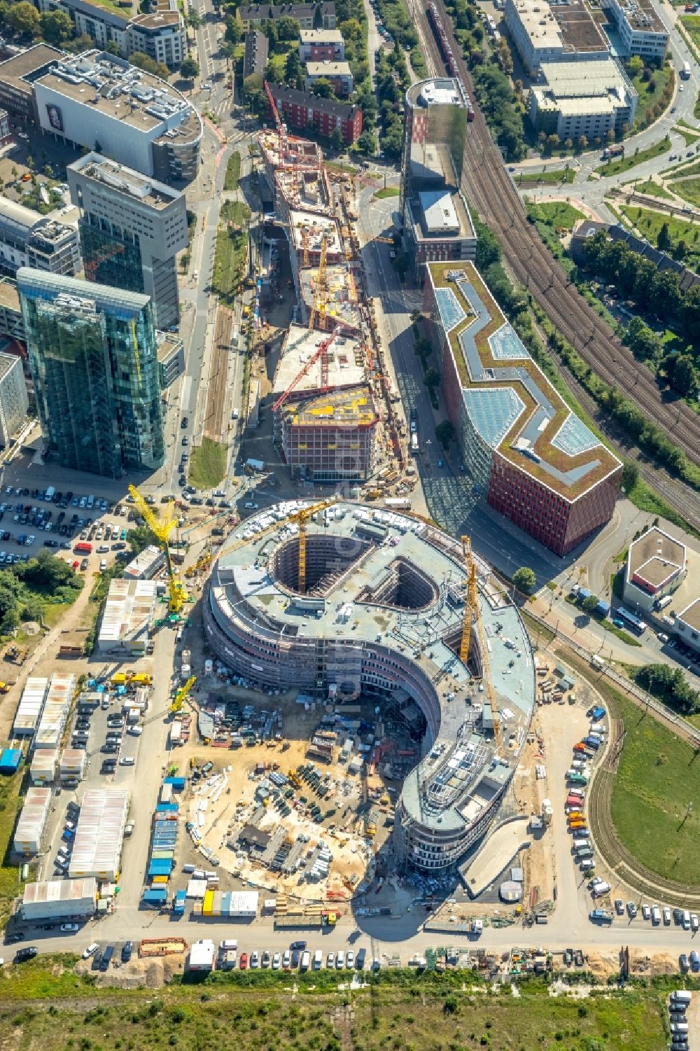 Aerial photograph Düsseldorf - Construction site for the new building trivago-Zentrale on Kesselstrasse through the Ed. Zueblin AG nach Entwuerfen der SOP Architekten in the district Medienhafen in Duesseldorf in the state North Rhine-Westphalia