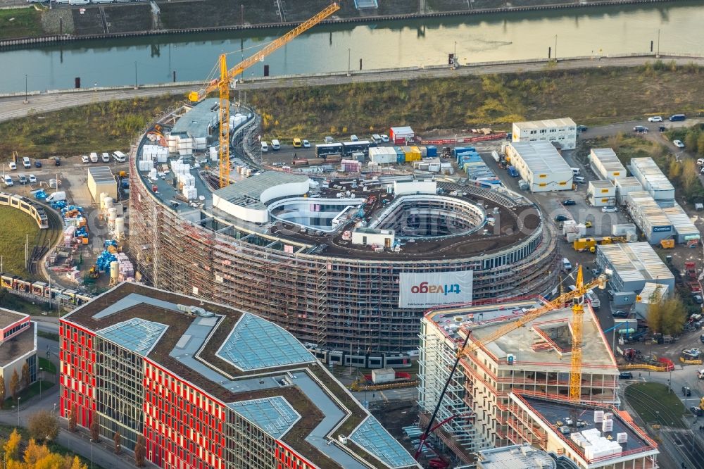 Düsseldorf from the bird's eye view: Construction site for the new building trivago-Zentrale on Kesselstrasse through the Ed. Zueblin AG nach Entwuerfen der SOP Architekten in the district Medienhafen in Duesseldorf in the state North Rhine-Westphalia