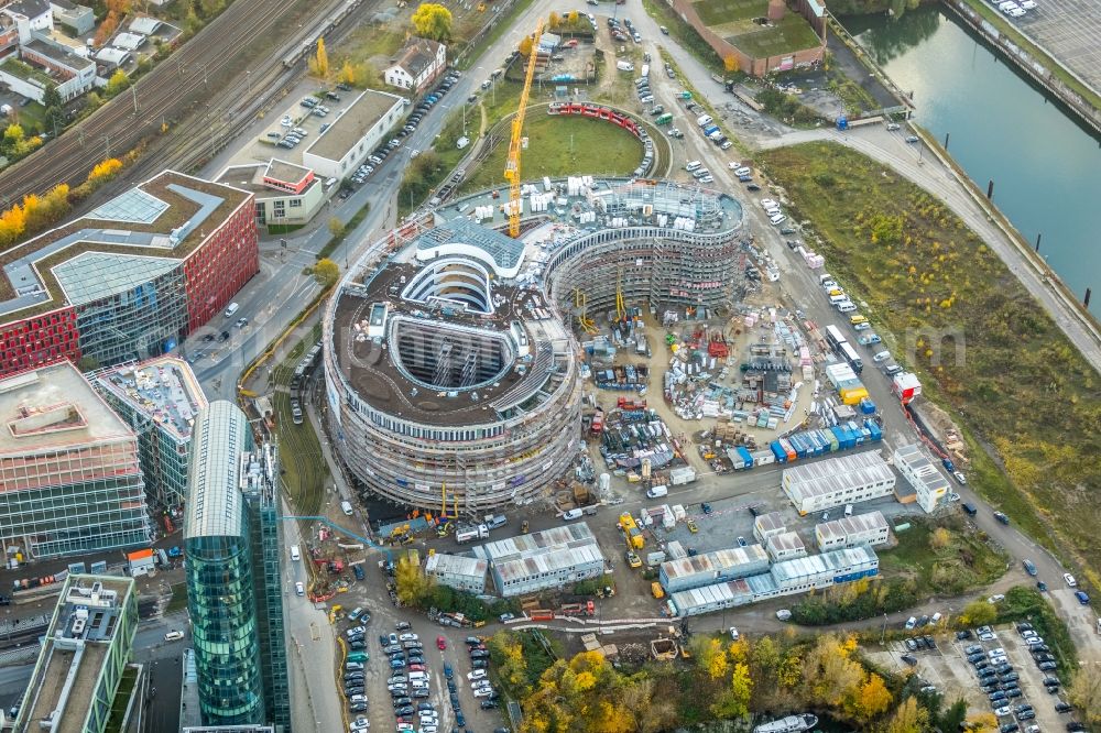 Düsseldorf from the bird's eye view: Construction site for the new building trivago-Zentrale on Kesselstrasse through the Ed. Zueblin AG nach Entwuerfen der SOP Architekten in the district Medienhafen in Duesseldorf in the state North Rhine-Westphalia