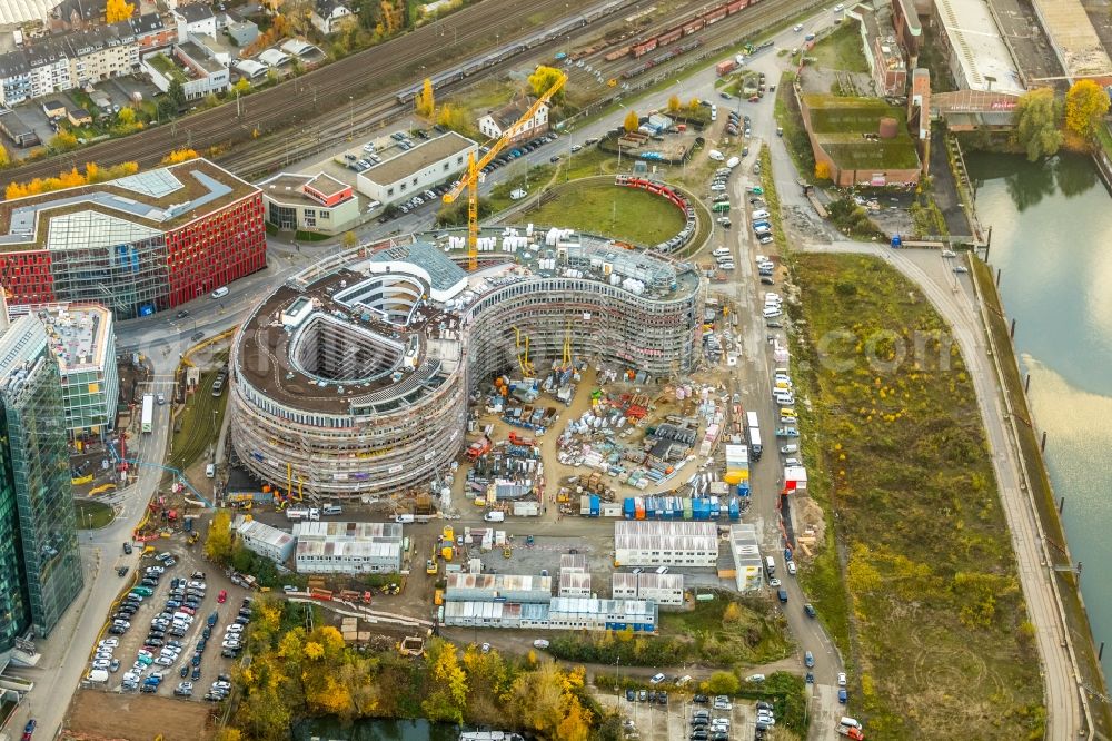 Düsseldorf from above - Construction site for the new building trivago-Zentrale on Kesselstrasse through the Ed. Zueblin AG nach Entwuerfen der SOP Architekten in the district Medienhafen in Duesseldorf in the state North Rhine-Westphalia