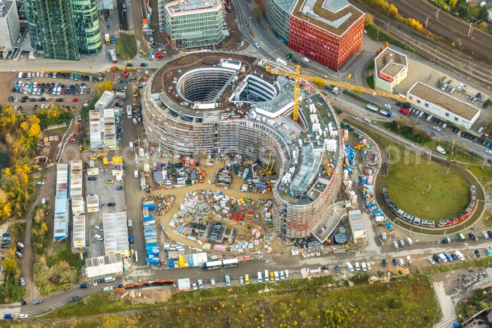 Aerial photograph Düsseldorf - Construction site for the new building trivago-Zentrale on Kesselstrasse through the Ed. Zueblin AG nach Entwuerfen der SOP Architekten in the district Medienhafen in Duesseldorf in the state North Rhine-Westphalia