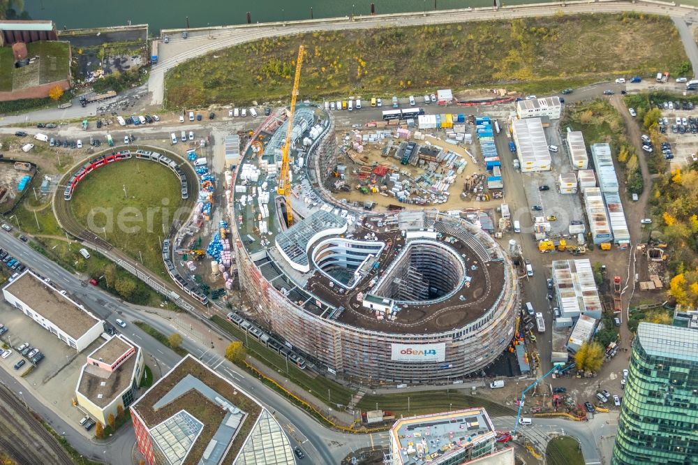 Düsseldorf from above - Construction site for the new building trivago-Zentrale on Kesselstrasse through the Ed. Zueblin AG nach Entwuerfen der SOP Architekten in the district Medienhafen in Duesseldorf in the state North Rhine-Westphalia