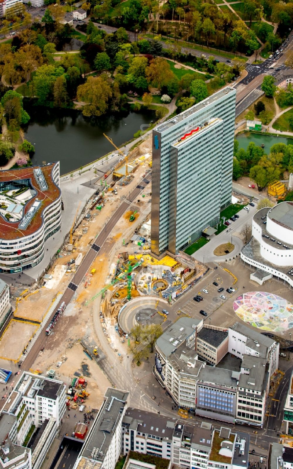 Aerial image Düsseldorf - Construction for the new building of the Koe- tunnel at the skyscraper Dreischeibenhaus along Berliner Allee in Dusseldorf in North Rhine-Westphalia