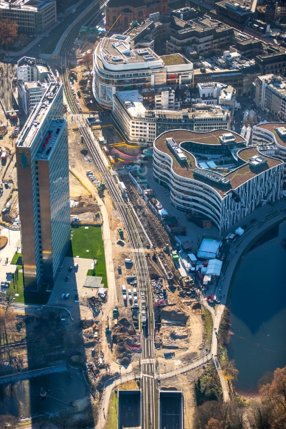 Aerial photograph Düsseldorf - Construction for the new building of the Koe- tunnel at the skyscraper Dreischeibenhaus along Berliner Allee in Dusseldorf in North Rhine-Westphalia