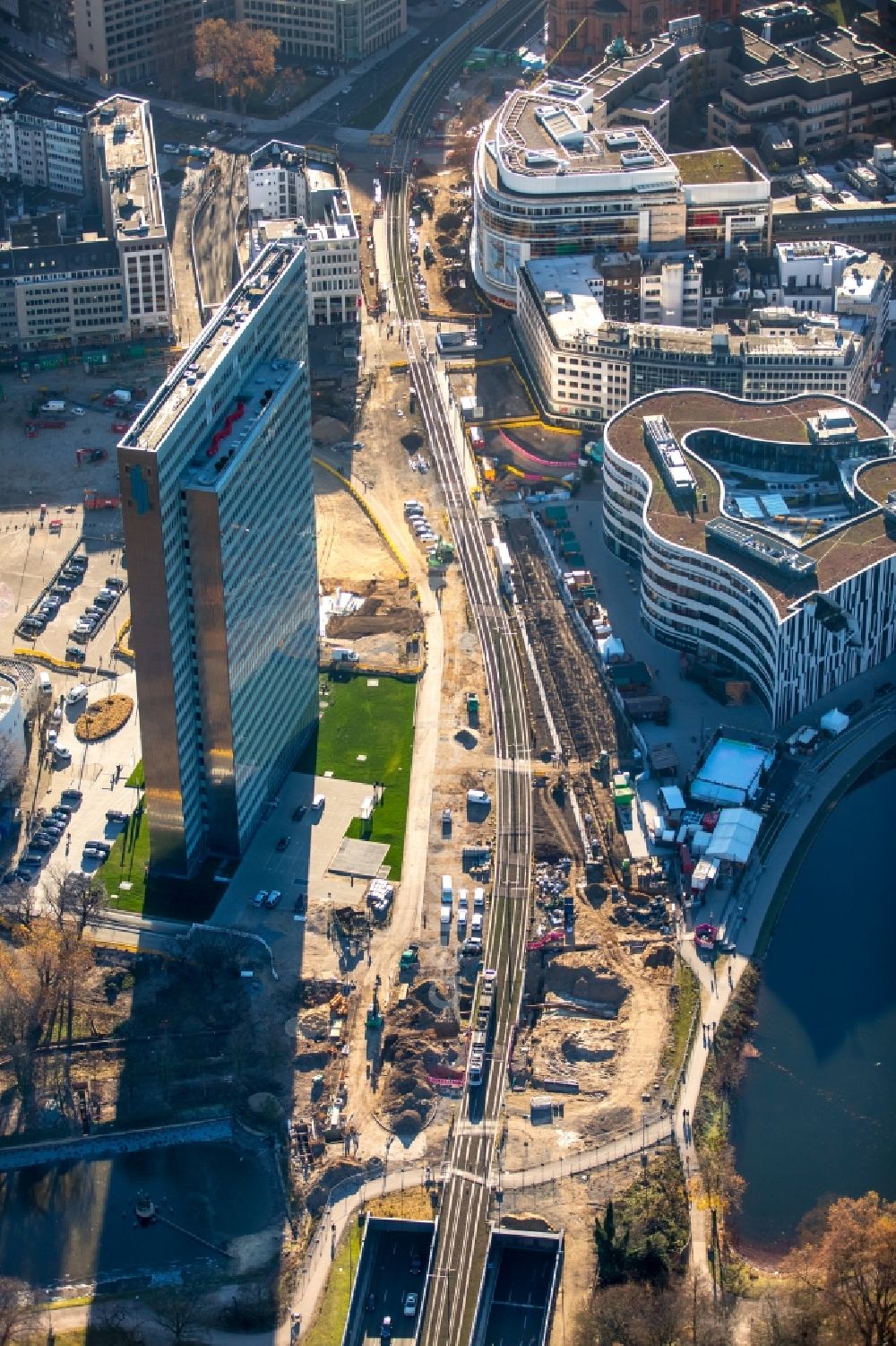 Düsseldorf from above - Construction for the new building of the Koe- tunnel at the skyscraper Dreischeibenhaus along Berliner Allee in Dusseldorf in North Rhine-Westphalia