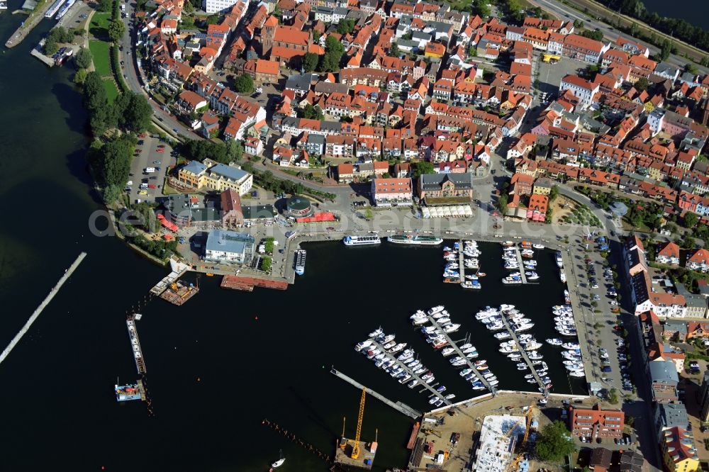 Aerial image Waren (Müritz) - Construction site for the new building and reconstruction of the city port - marina at Mueritz basic in Waren (Mueritz) in the state Mecklenburg - Western Pomerania