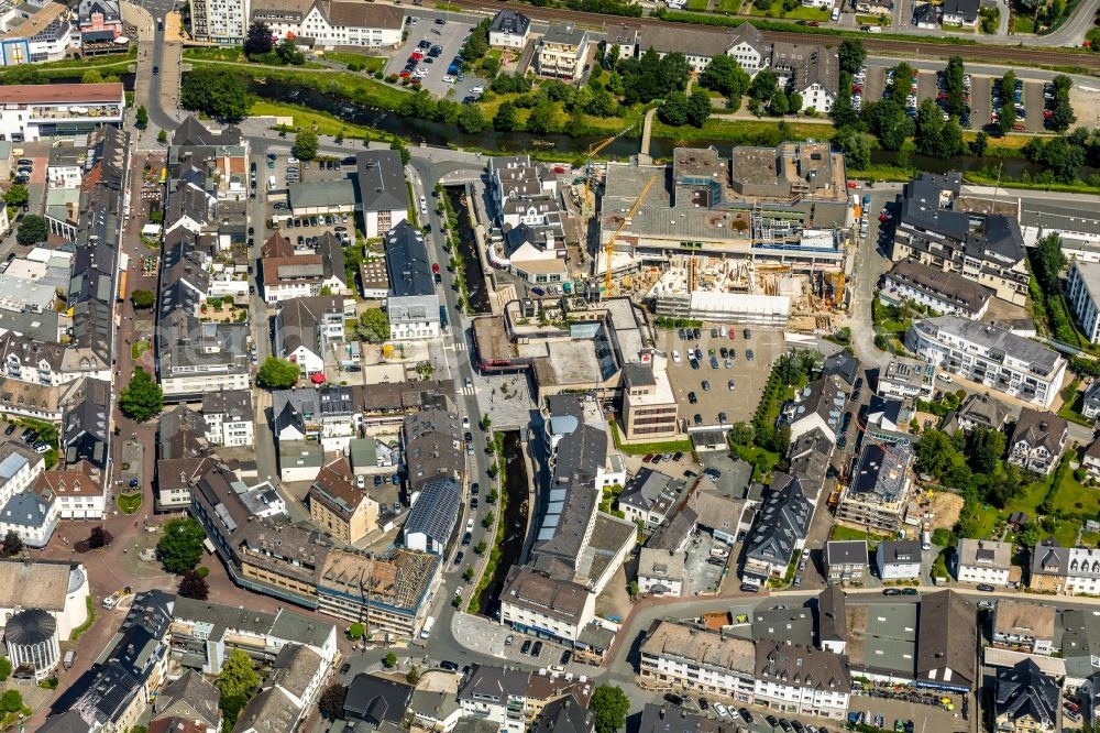 Aerial photograph Meschede - Building of the indoor arena Stadthalle Meschede of Fokus Development AG on Winziger Platz in Meschede in the state North Rhine-Westphalia, Germany