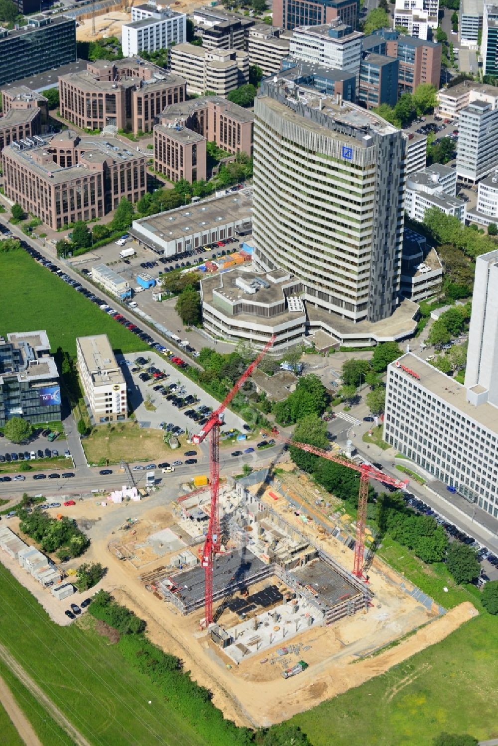 Aerial image Frankfurt Main - View of the construction site to build a new sales and service center of the German Telekom in Eschborn in Frankfurt in Hesse. The building is designed by the architectural firm MEIXNER Schlüter Wendt Architekten with the project developer Lang & Cie.. built by the construction company Adolf Lupp GmbH + Co KG at the Wilhelm-Fay Street