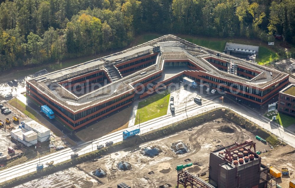 Aerial photograph Essen - Construction site for the new building of Verwaltungssitzes of RAG-Stiftung on Gelaende of UNESCO-Welterbe Zollverein in Essen in the state North Rhine-Westphalia, Germany