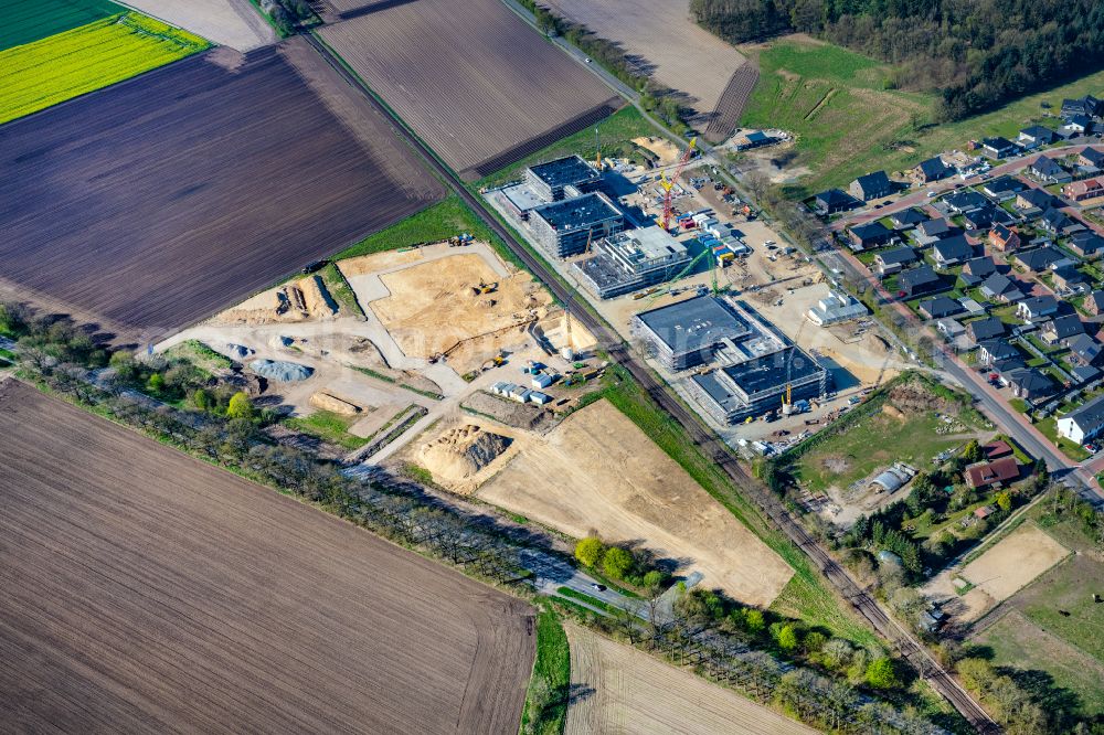 Aerial photograph Stade - Construction site for the new building complex of the education and training center on street Stadtweg in the district Riensfoerde in Stade in the state Lower Saxony, Germany